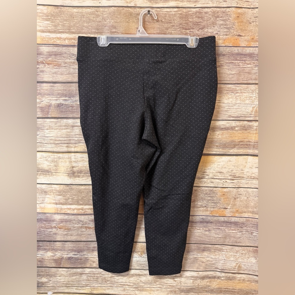 Torrid Crop Slim Fix Pixie Pant Dot Print 00 10 M… - image 6